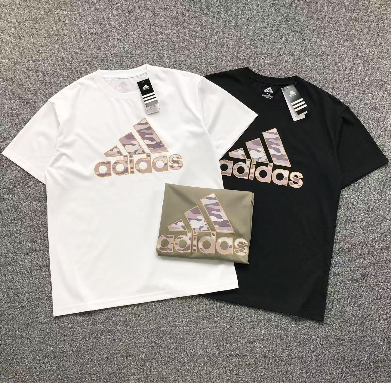 Camisa Adidas Camo Bar Logo — frente