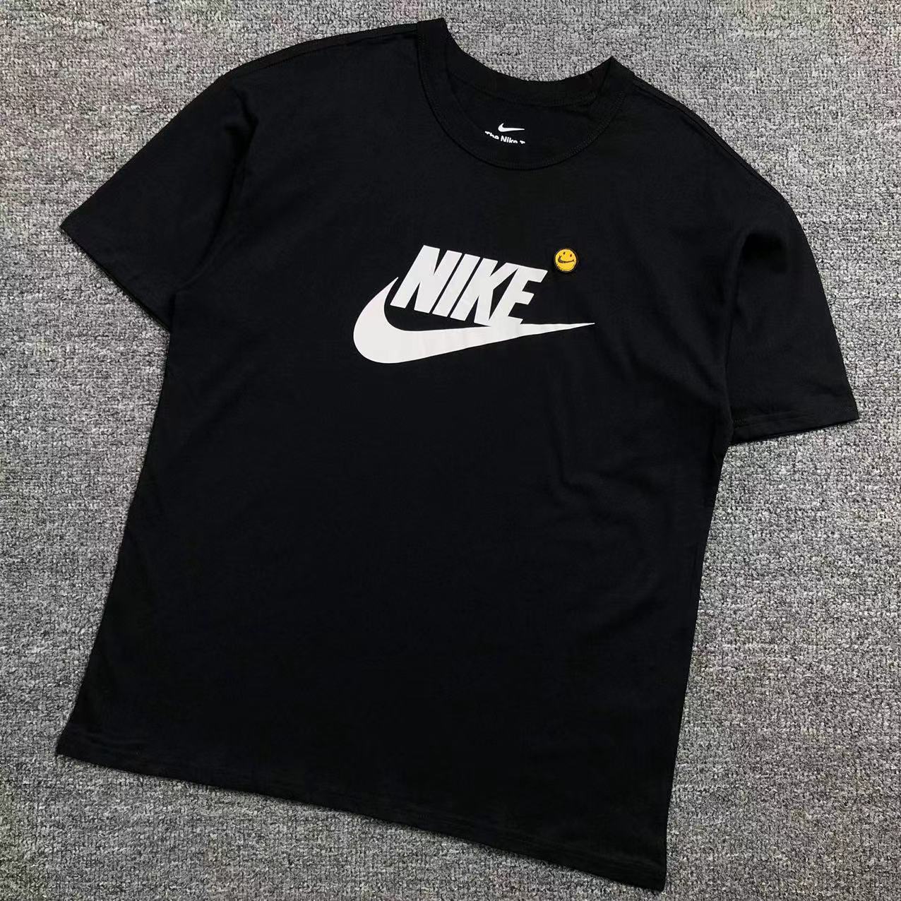 Camisa Nike Futura Smiley — peito