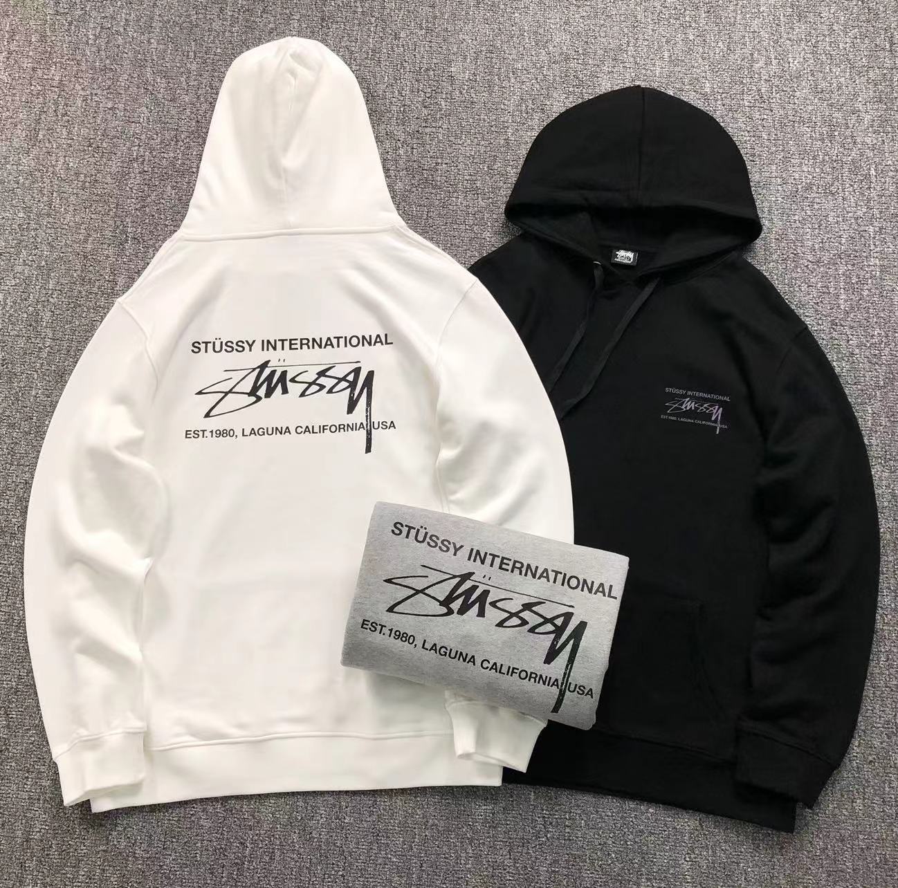 MOLETOM CANGURU Stussy International Signature — frente