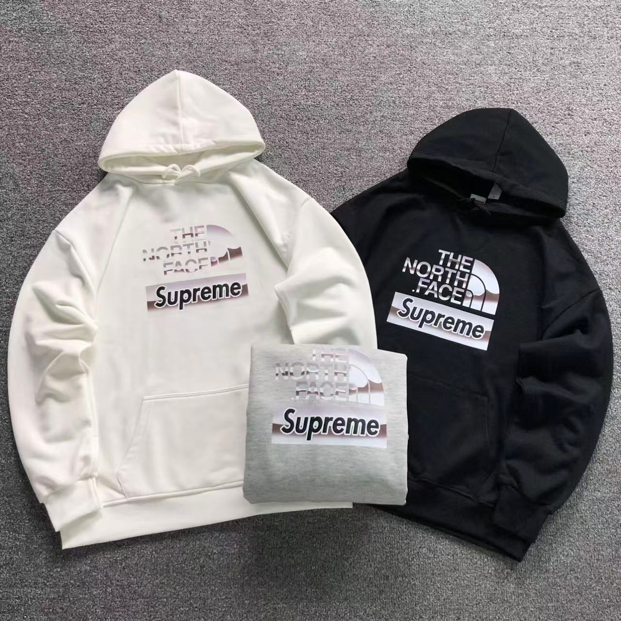 MOLETOM CANGURU Supreme North Face Collab — peito