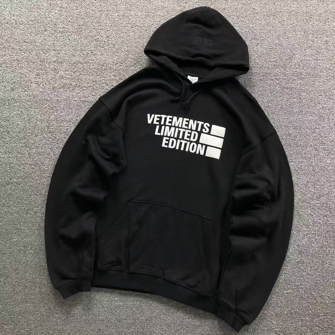 MOLETOM CANGURU Vetements Limited Edition — frente