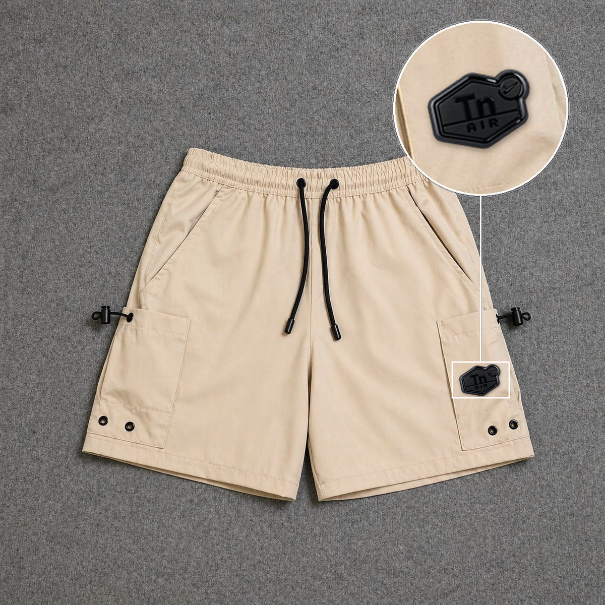 Short Cargo Streetwear Urban com Bolsos Laterais Bege com patch Tn Resinado Preto