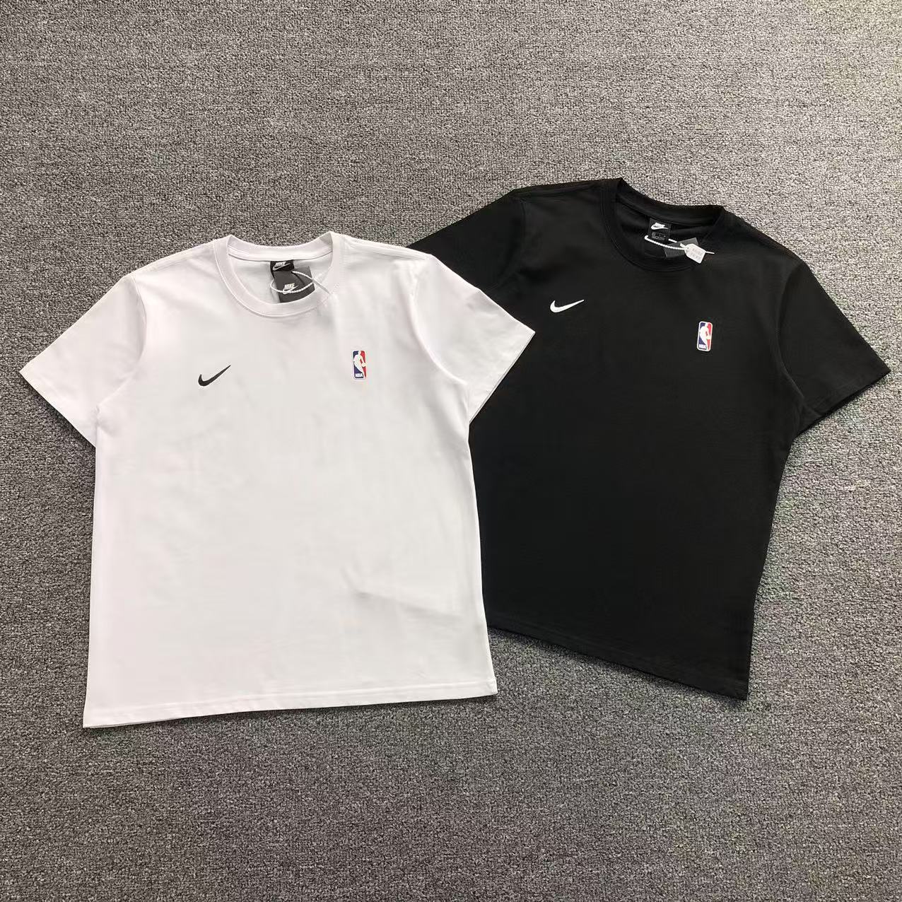 Camisa Nike NBA Logo Basic — peito