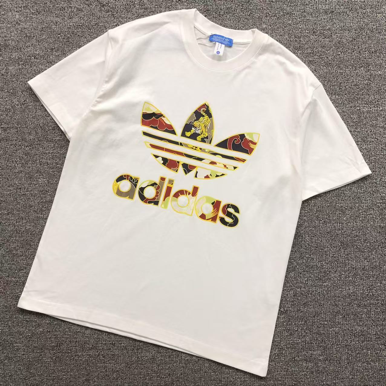 Camisa Adidas Trefoil Dragon Tiger — peito