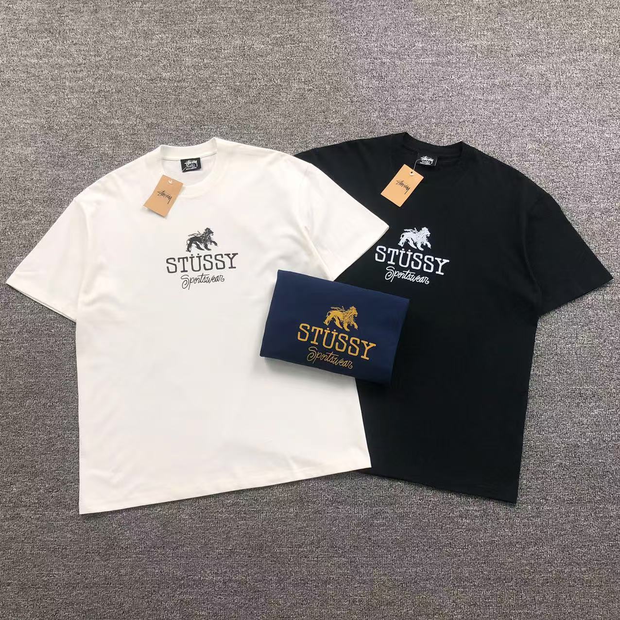 Camisa Stussy Sportswear Lion Branca E Preta — peito