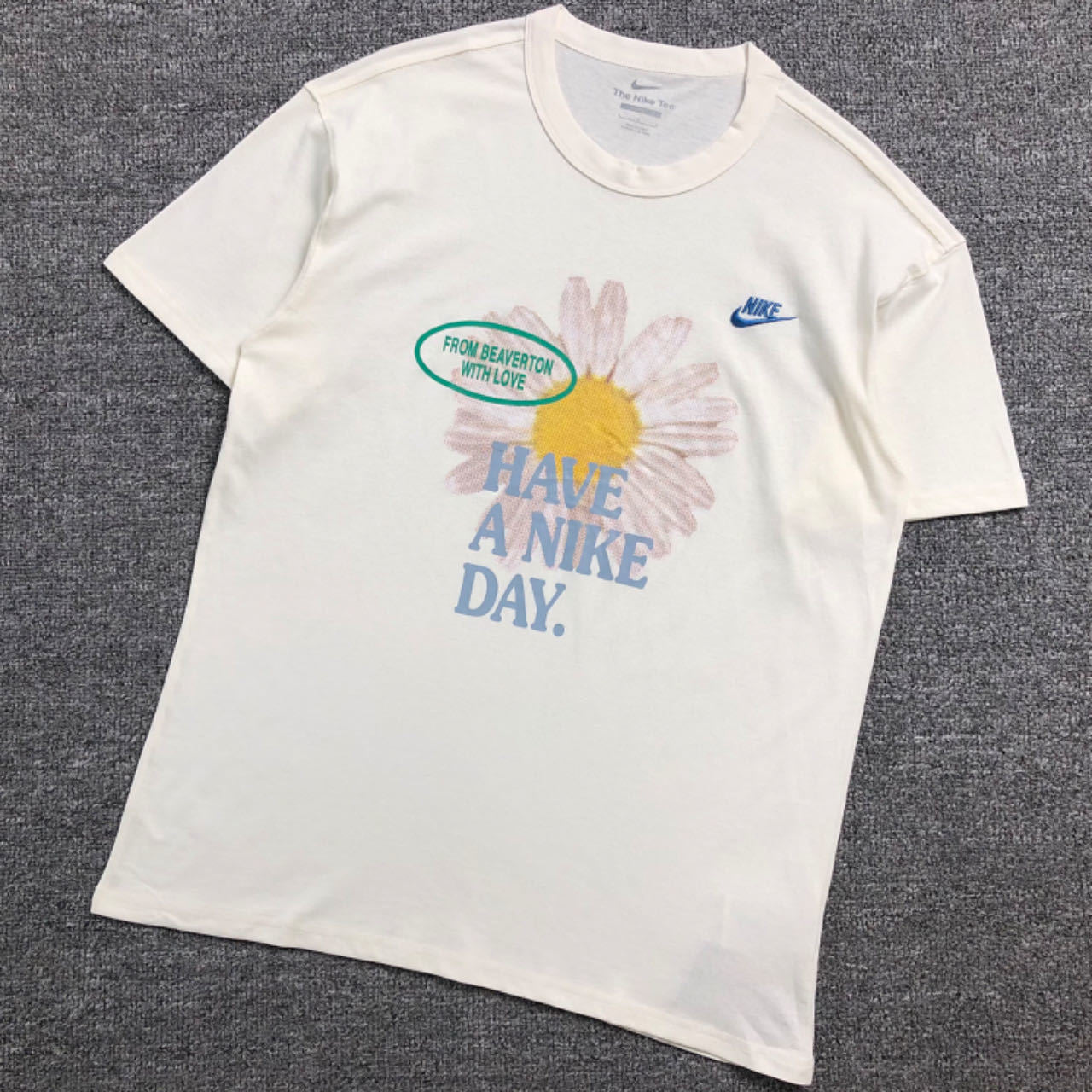 Camisa Nike Daisy Nike Day — frente