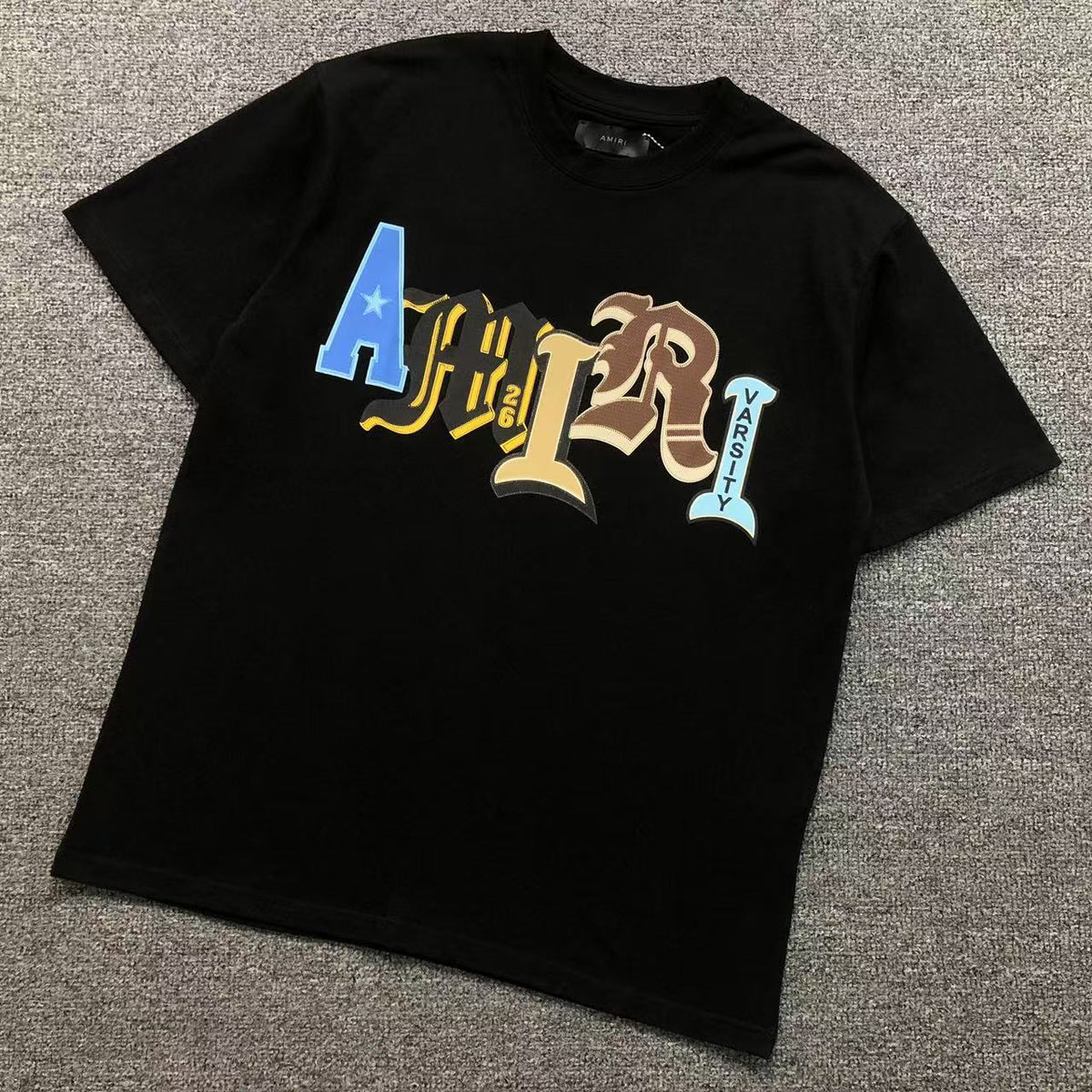 Camisa Amiri Varsity Letters — peito