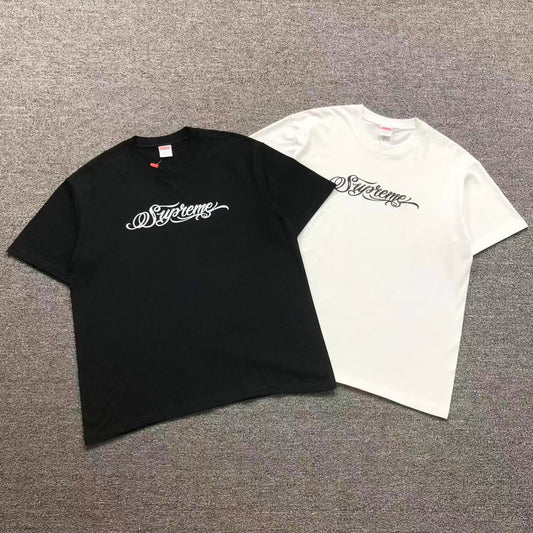 Camisa Supreme Script Tattoo — frente