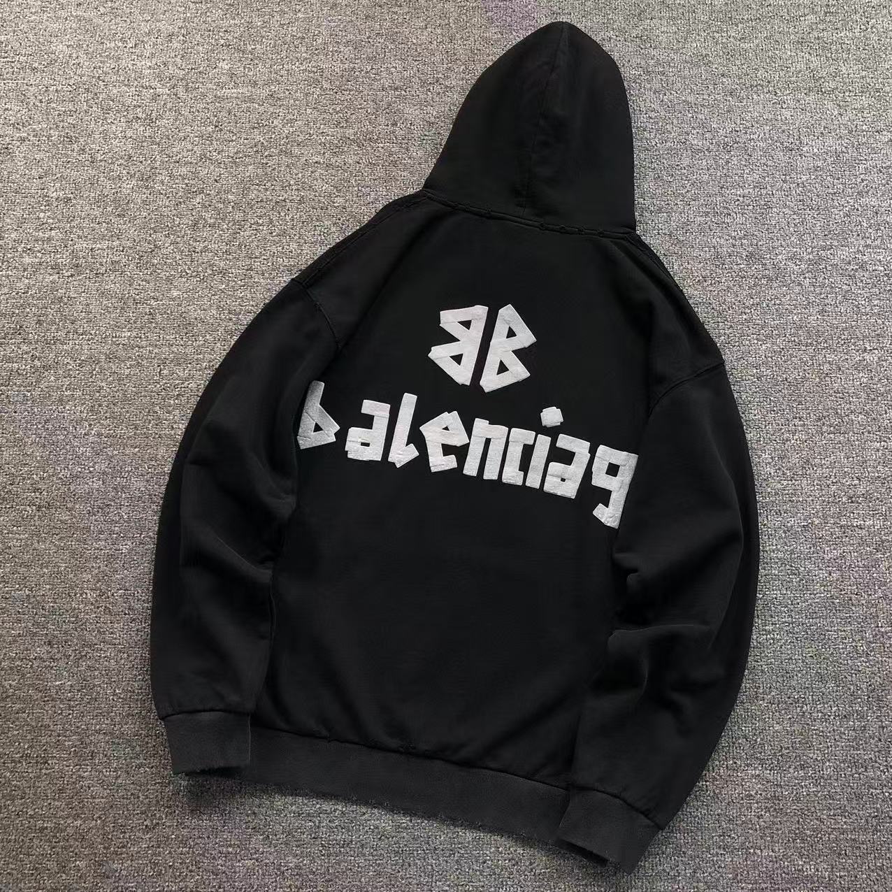 MOLETOM CANGURU Balenciaga BB Logo Distorted — costa