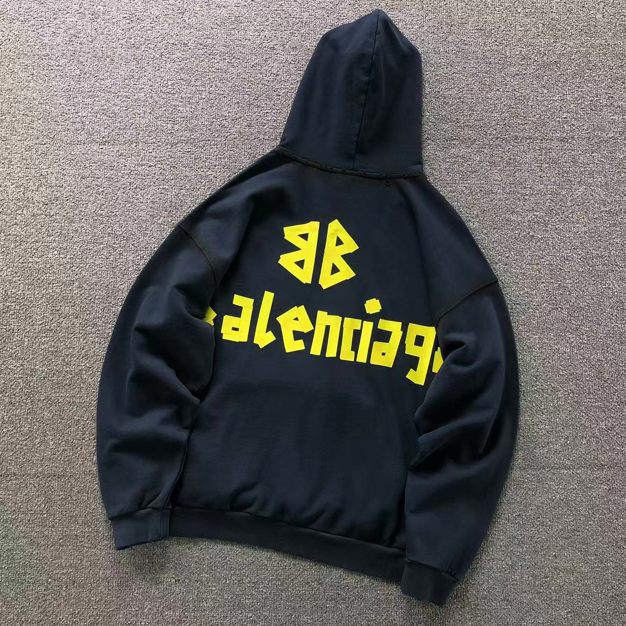 MOLETOM CANGURU Balenciaga BB Graffiti — costa