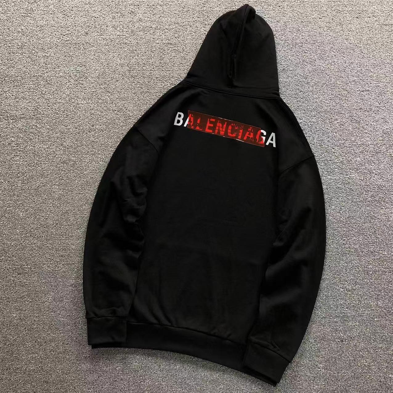 MOLETOM CANGURU Balenciaga Box Logo Red — costa