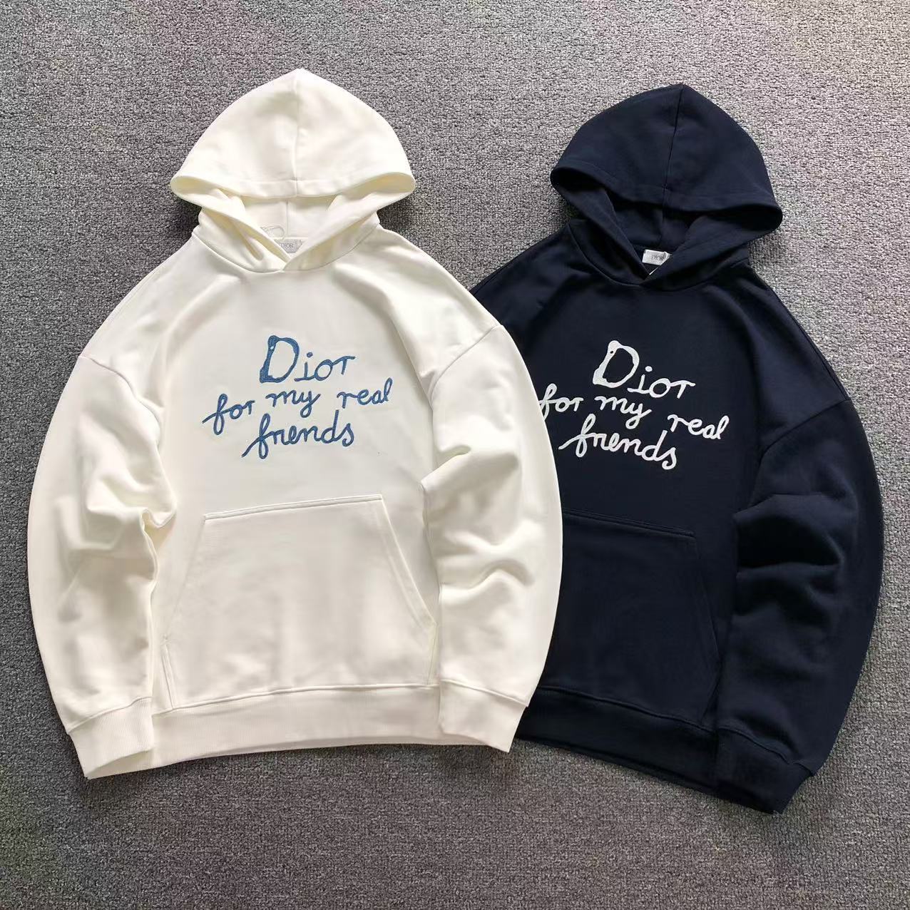 MOLETOM CANGURU Dior For My Real Friends — frente