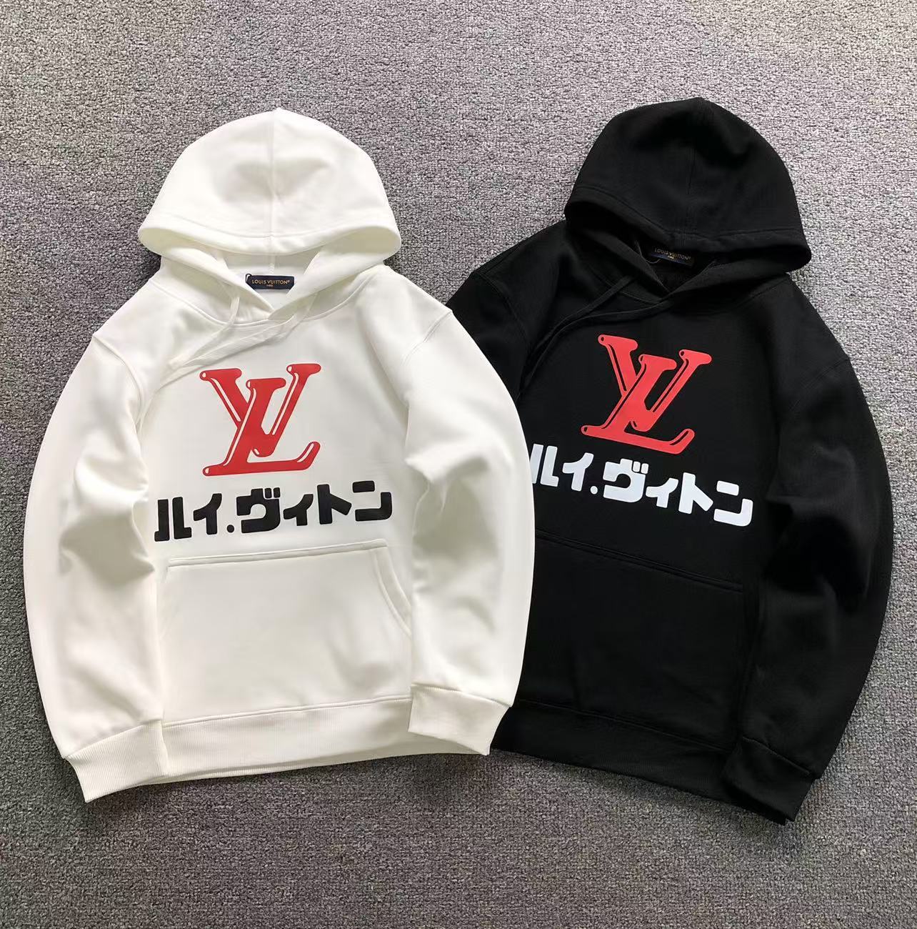 MOLETOM CANGURU Louis Vuitton Katakana LV — frente