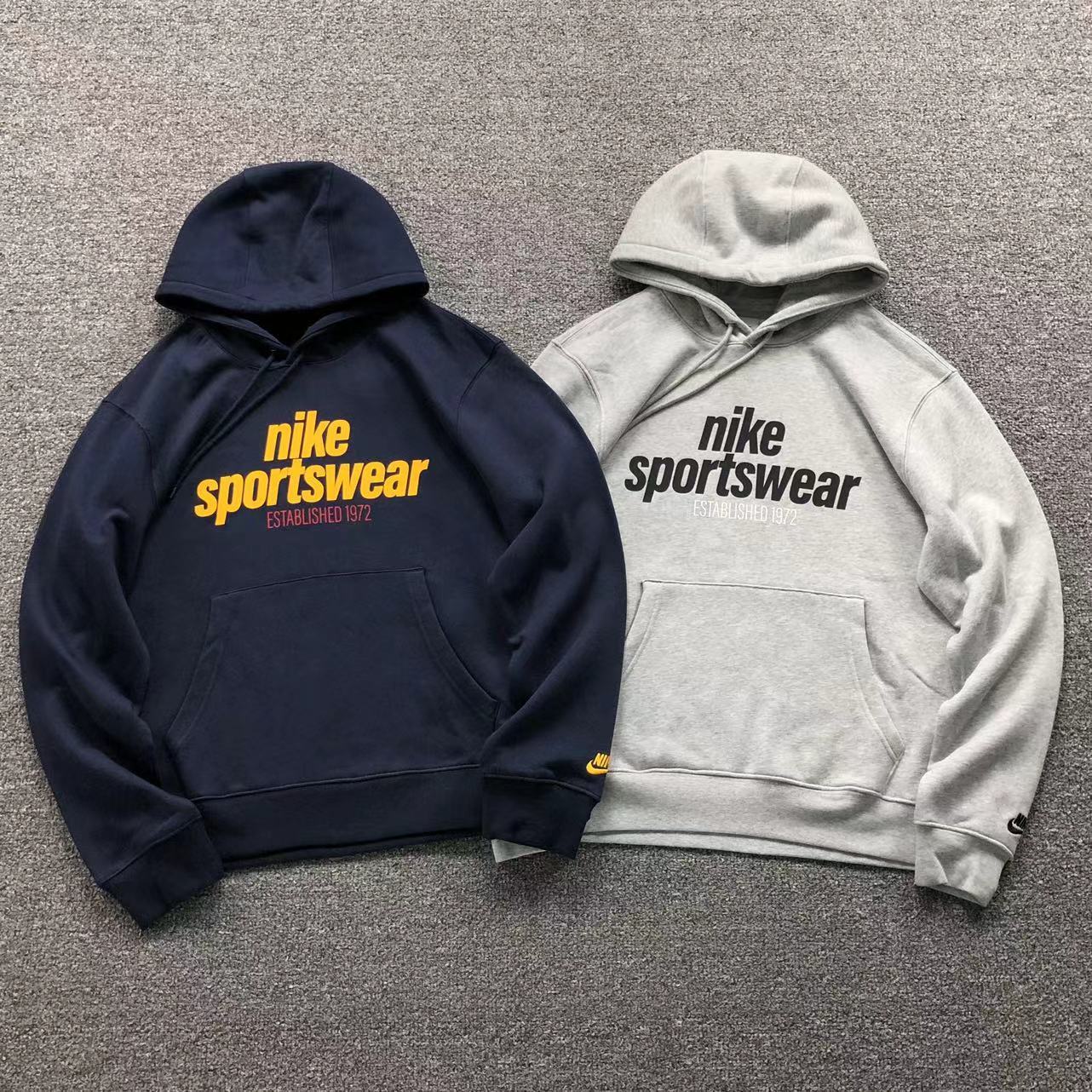 MOLETOM CANGURU Nike Sportswear Established 1972 — frente