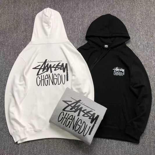 MOLETOM CANGURU Stussy Chengdu Script — frente