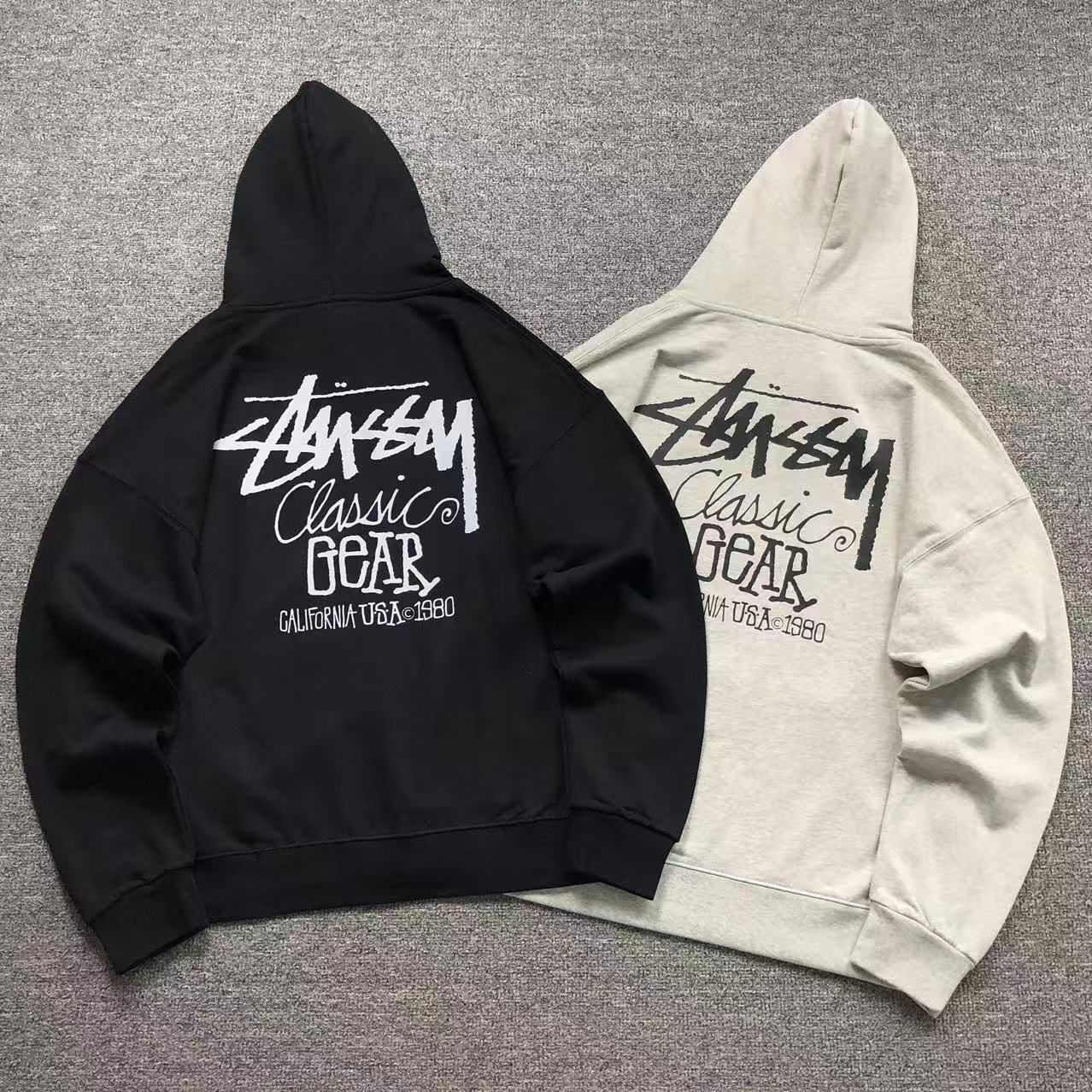 MOLETOM CANGURU Stussy Classic Gear Core — costa