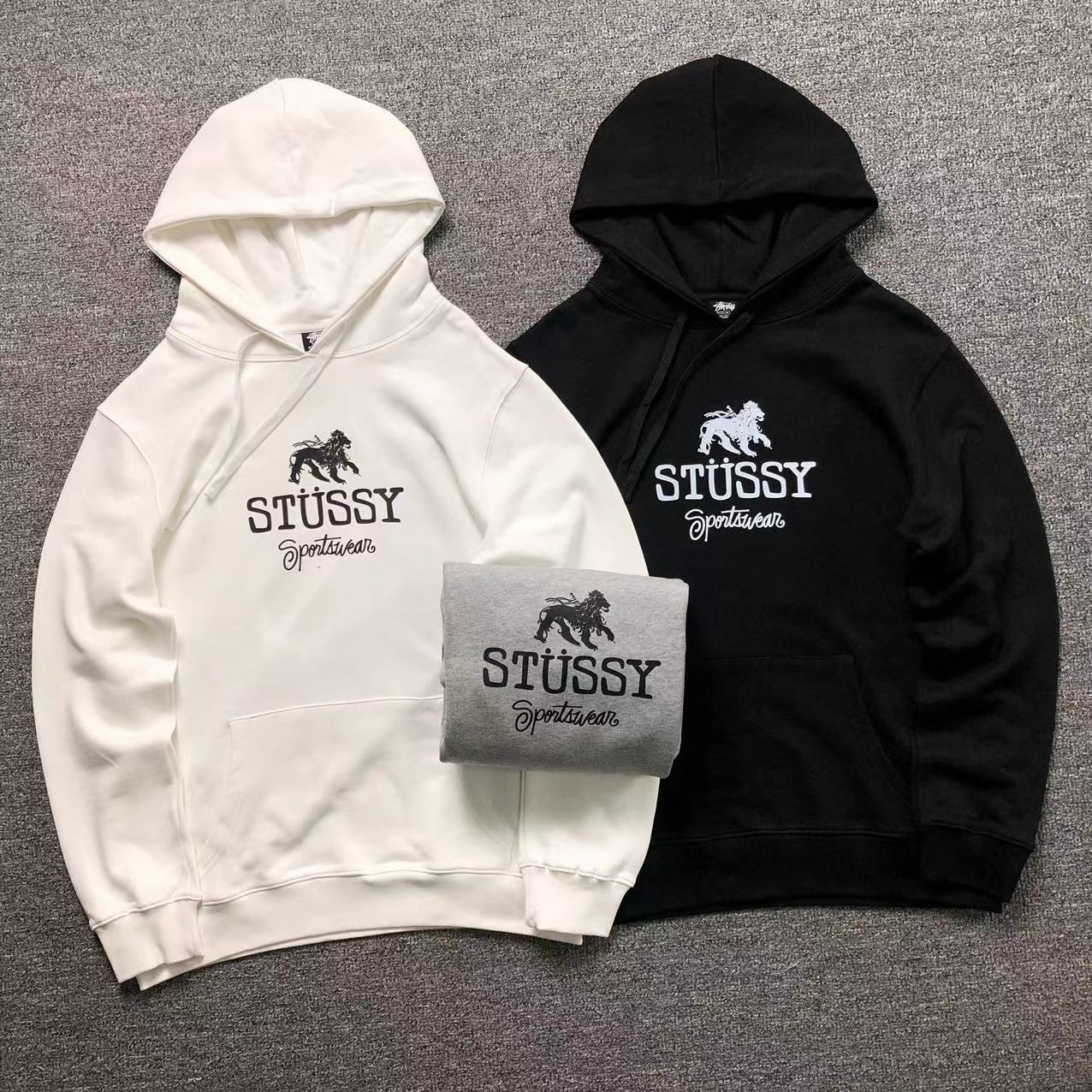 MOLETOM CANGURU Stussy Lion Sportswear — frente