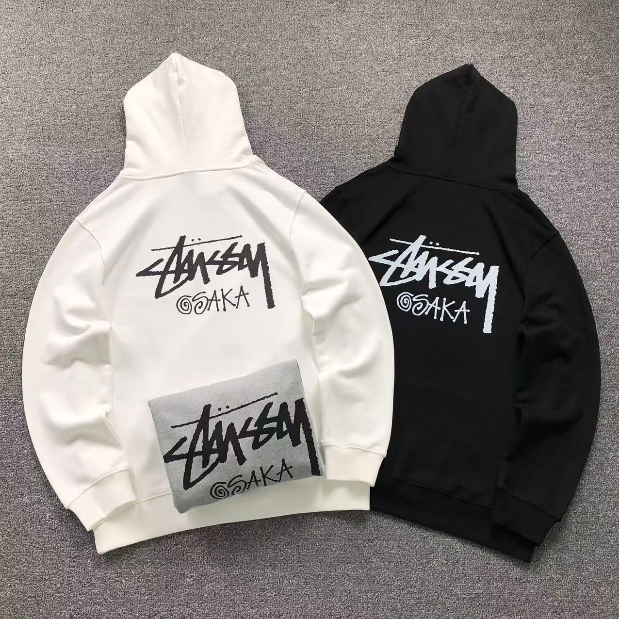 MOLETOM CANGURU Stussy Osaka Script — costa