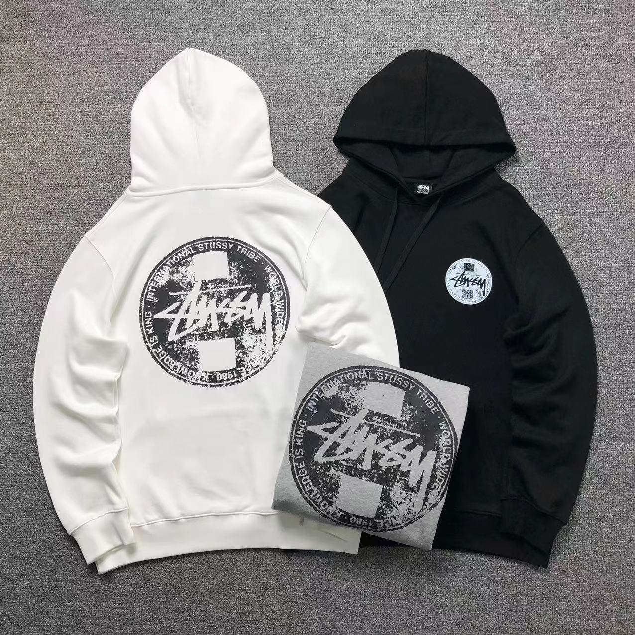 MOLETOM CANGURU Stussy Tribe World Circle — frente