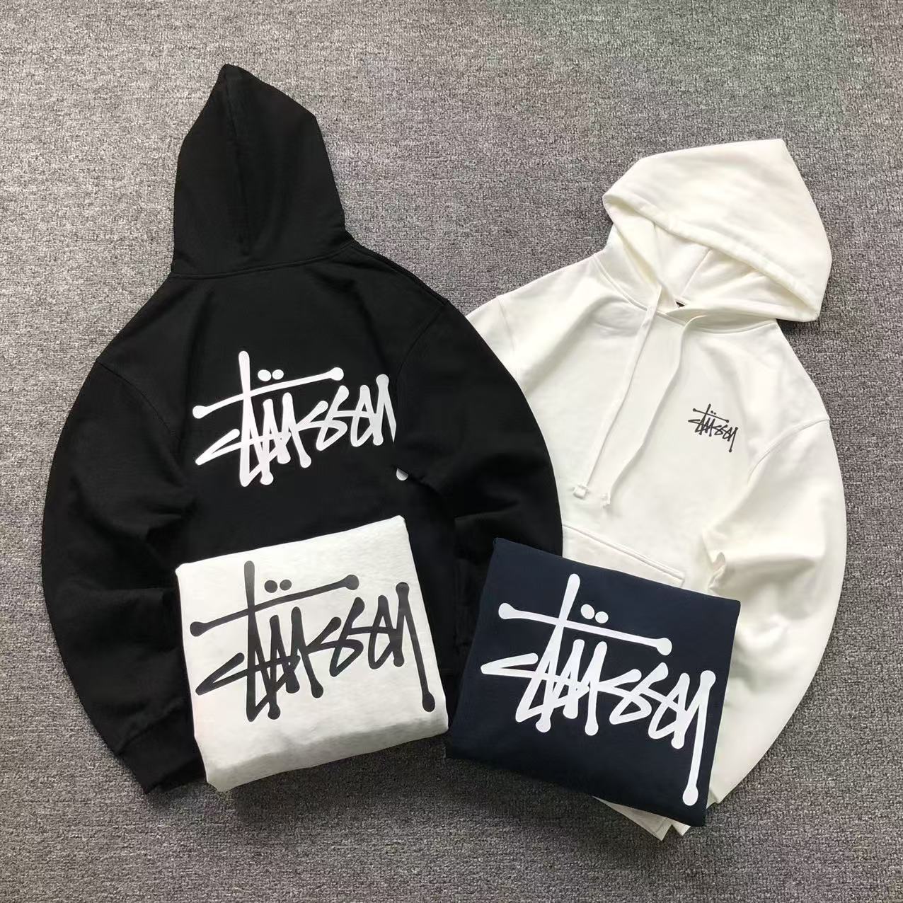 MOLETOM CANGURU Stussy Basic Script Core — frente