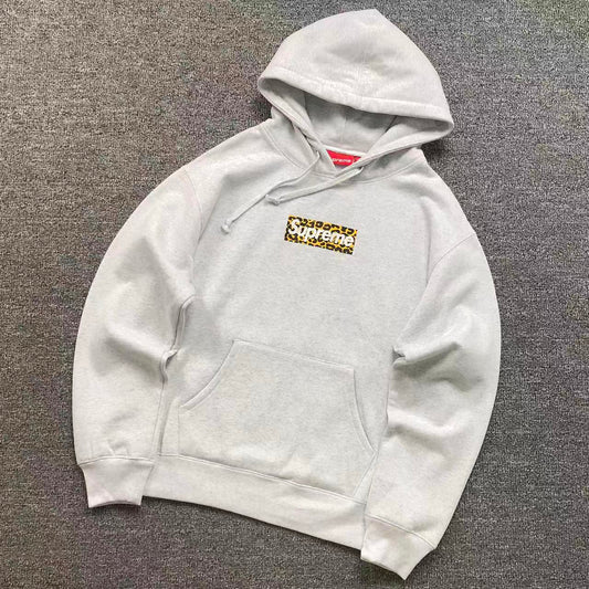 MOLETOM CANGURU Supreme Box Logo Leopard Core — frente