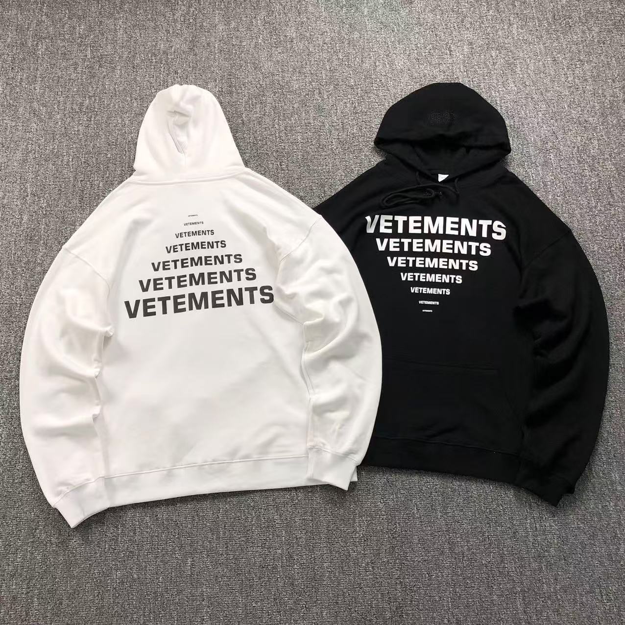MOLETOM CANGURU Vetements Logo Stack — costa