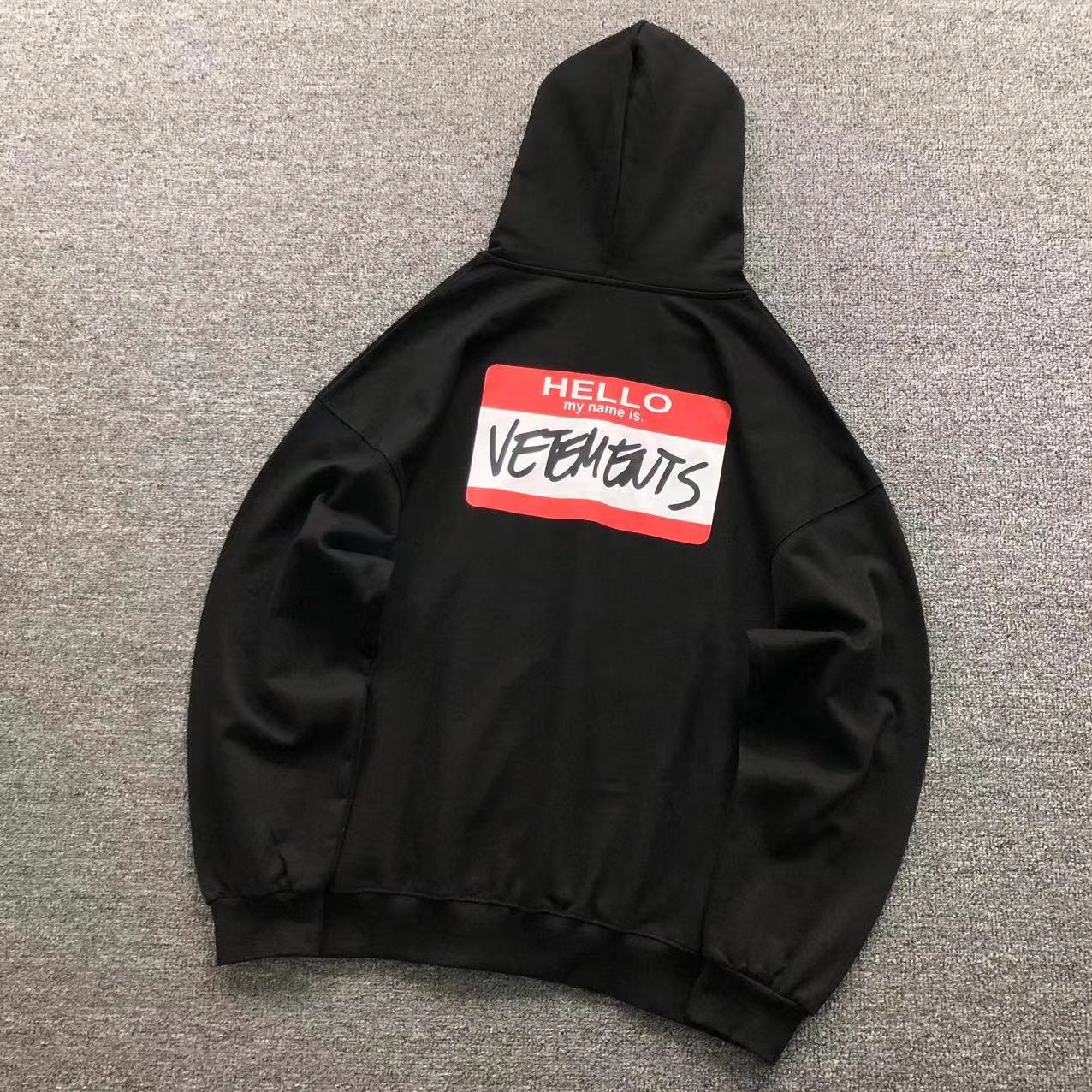 MOLETOM CANGURU Vetements Hello Name Tag — costa