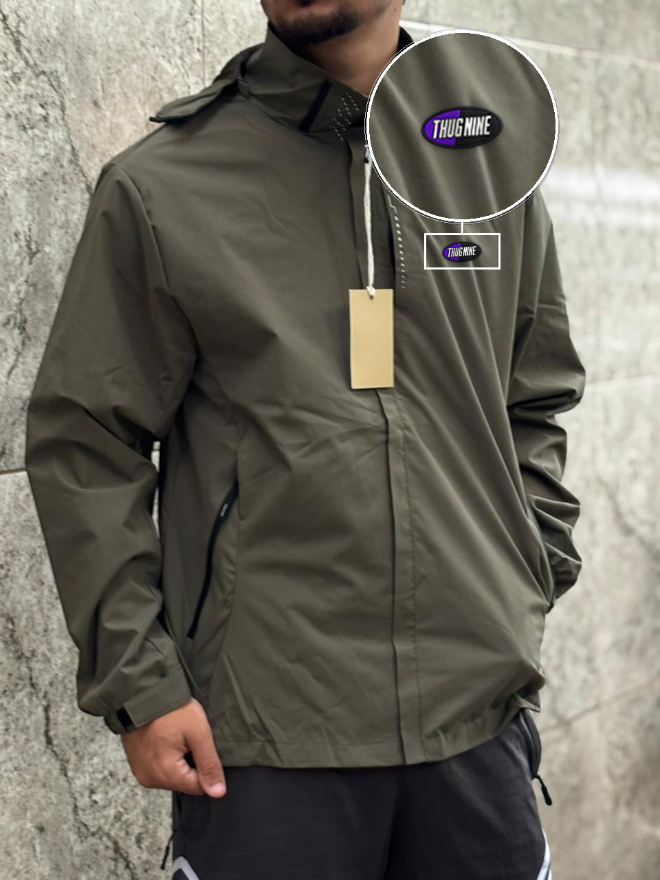 Casaco Corta Vento Impermeavel Imper Motor 2026 Verde Militar com patch Thug Nine Oval Preto Com Roxo