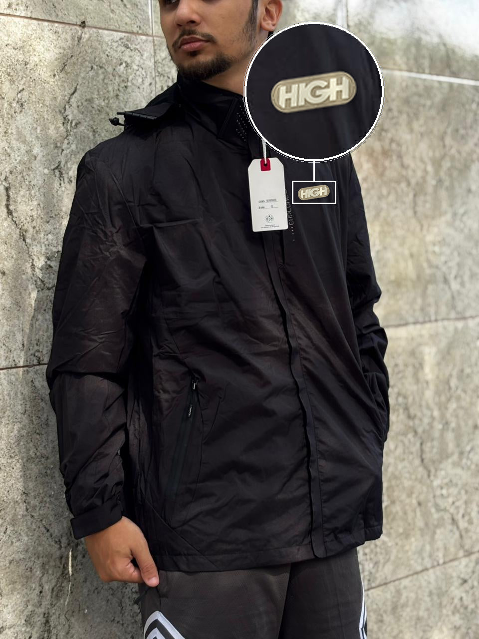 Casaco Corta Vento Impermeavel Storm PRO 2026 Preto com patch High Resina Oval Bege