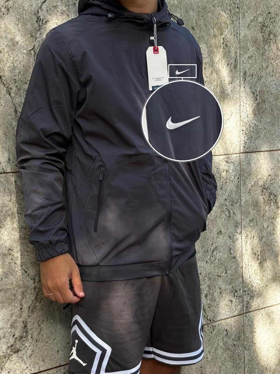 Casaco Corta Vento Impermeavel Storm Urban 2026 Chumbo com patch Nike Swoosh Branco