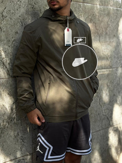 Casaco Corta Vento Impermeavel Storm Urban 2026 Verde Militar com patch Nike Branco