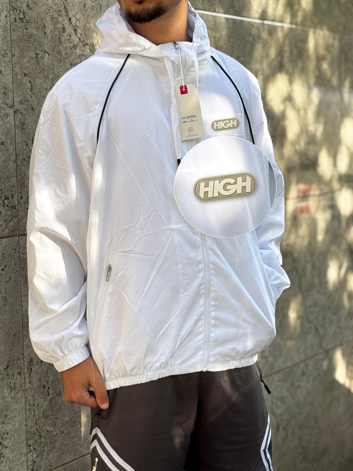 Casaco Corta Vento Importado Alpine North 2026 Branco com patch High Resina Oval Bege