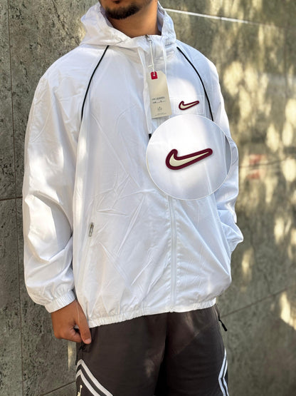 Casaco Corta Vento Importado Alpine North 2026 Branco com patch Nike Resinado Marrom