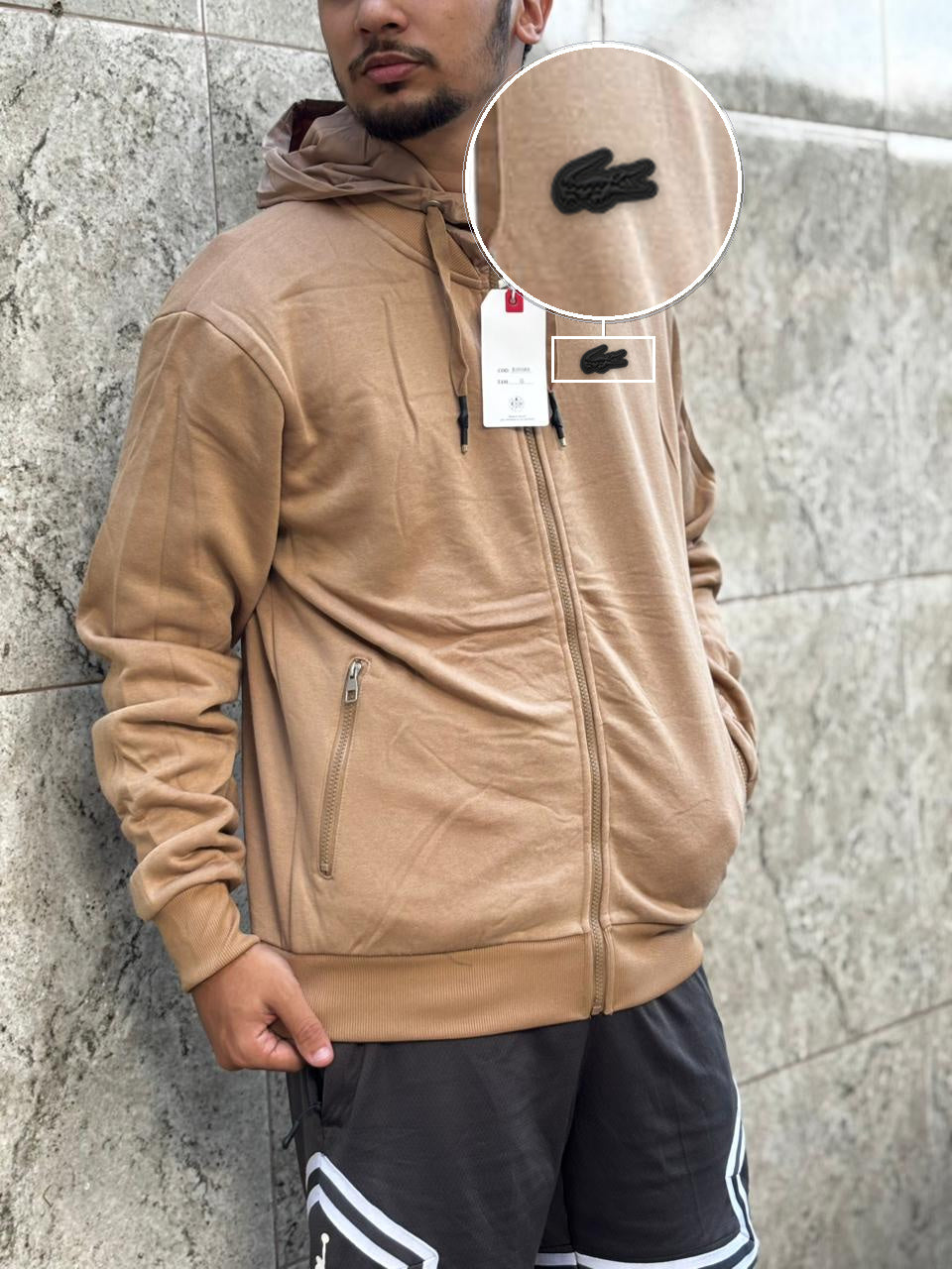 Casaco Moleton Ziper Importado Velvet Street 2026 Bege com patch Lacoste Sp Preto