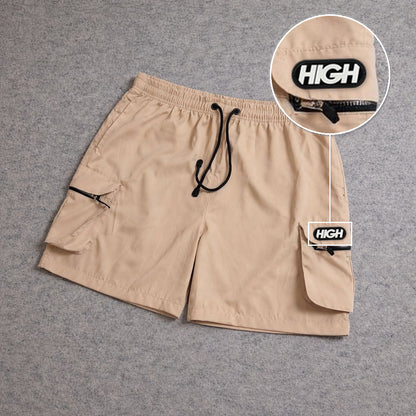 SHORT CARGO BOLSO MOCHILA COM ZÍPER BEGE com patch High Resina Oval Preta