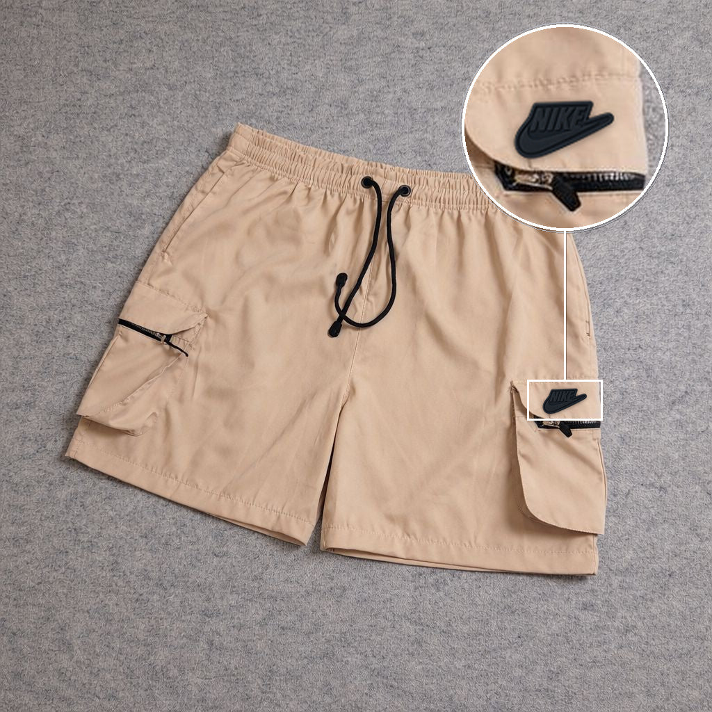 SHORT CARGO BOLSO MOCHILA COM ZÍPER BEGE com patch Nike Preto