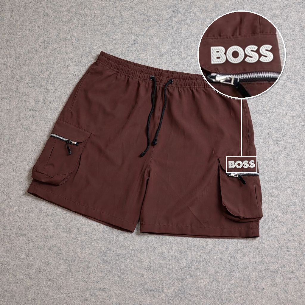 SHORT CARGO BOLSO MOCHILA COM ZÍPER MARROM com patch Boss Sp Branco