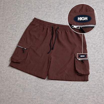 SHORT CARGO BOLSO MOCHILA COM ZÍPER MARROM com patch High Oval