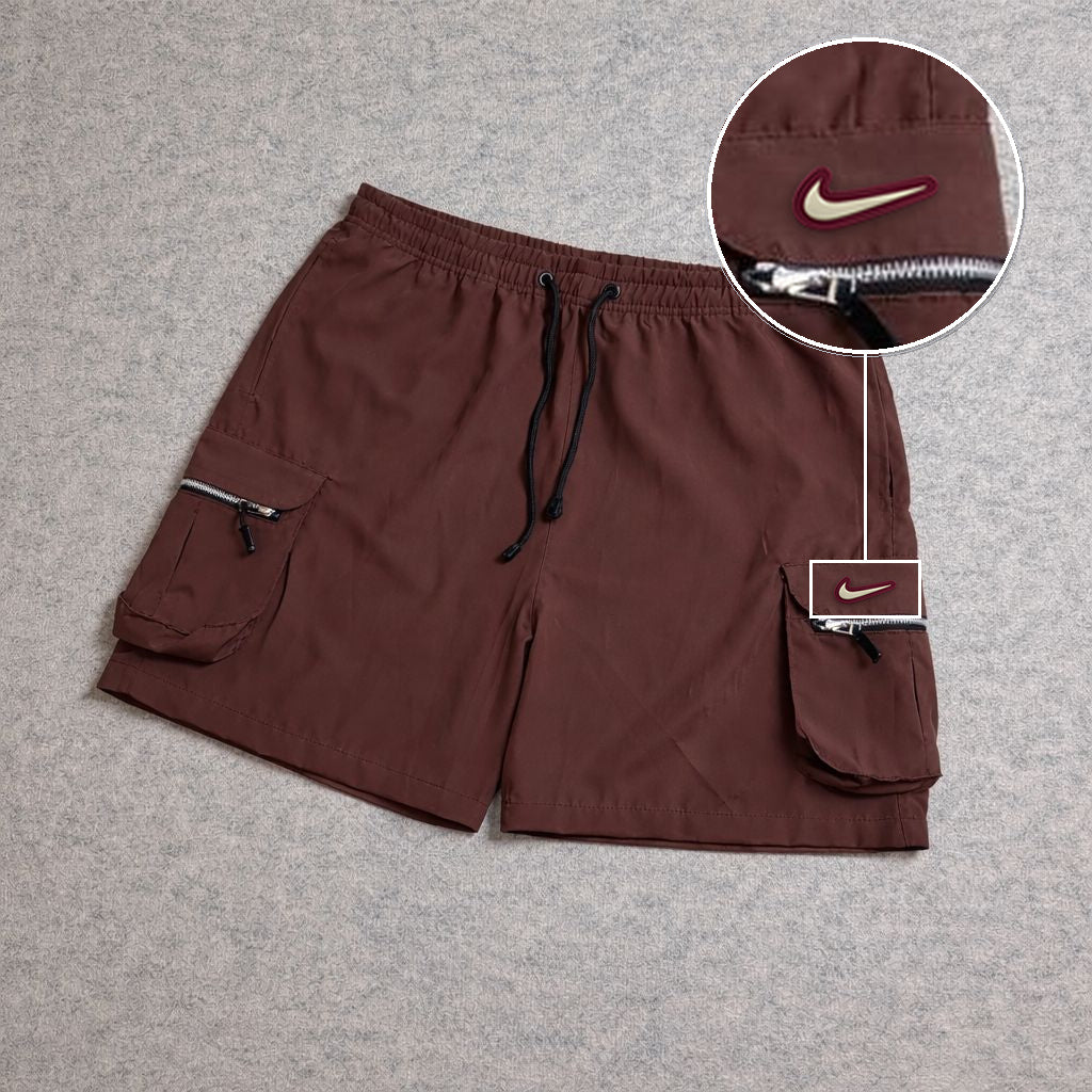 SHORT CARGO BOLSO MOCHILA COM ZÍPER MARROM com patch Nike Resinado Marrom