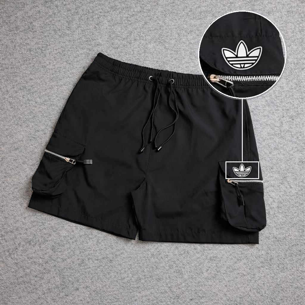 SHORT CARGO BOLSO MOCHILA COM ZÍPER PRETO com patch Adidas P B