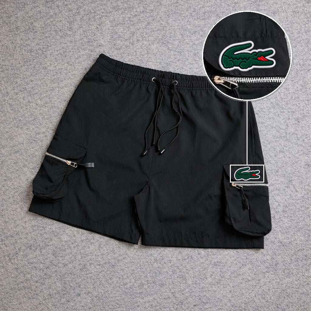 SHORT CARGO BOLSO MOCHILA COM ZÍPER PRETO com patch Lacoste Sp