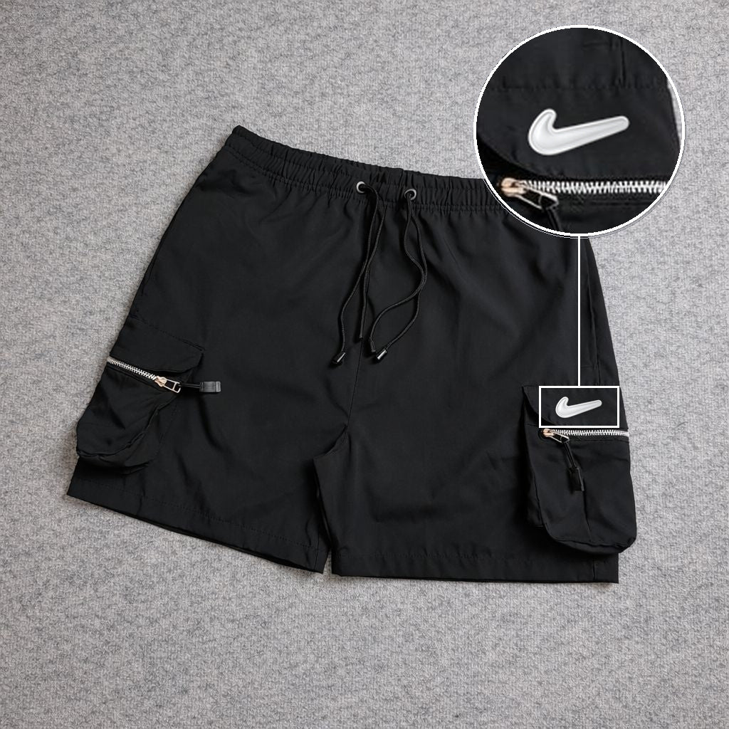 SHORT CARGO BOLSO MOCHILA COM ZÍPER PRETO com patch Nike Facao Sp Branca