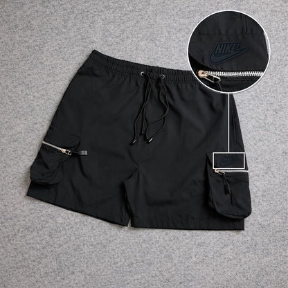 SHORT CARGO BOLSO MOCHILA COM ZÍPER PRETO com patch Nike Preto