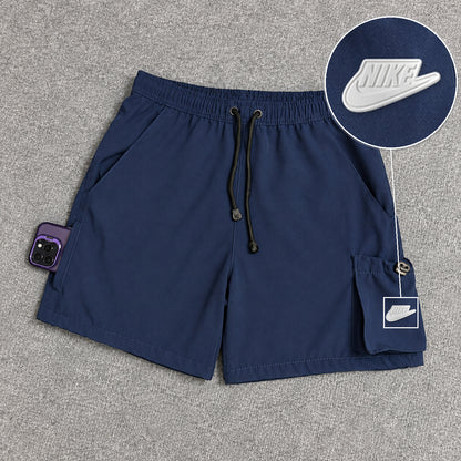 Short Cargo Elastano Tech Azul Marinho com patch Nike Branco