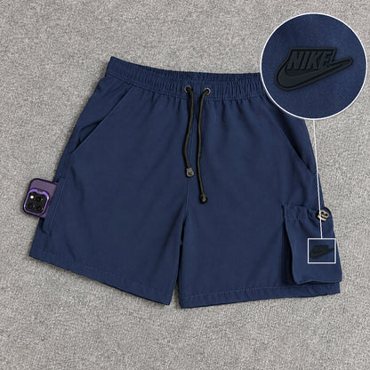 Short Cargo Elastano Tech Azul Marinho com patch Nike Preto