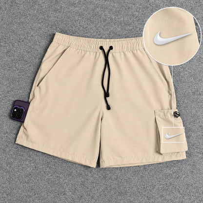 Short Cargo Elastano Tech Bege com patch Nike Swoosh Branco