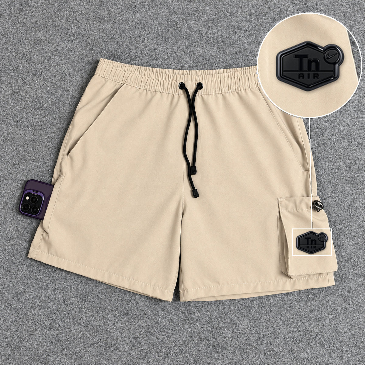 Short Cargo Elastano Tech Bege com patch Tn Resinado Preto