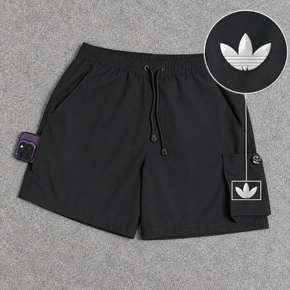 Short Cargo Elastano Tech Black com patch Adidas Branco