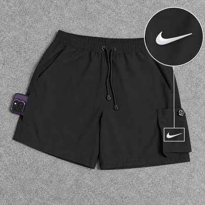 Short Cargo Elastano Tech Black com patch Nike Swoosh Branco