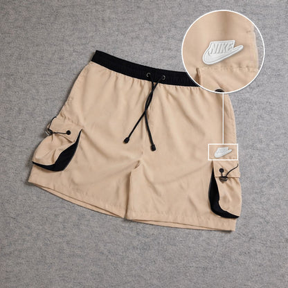 SHORT CARGO FOLLER COM REGULADOR BEGE com patch Nike Branco